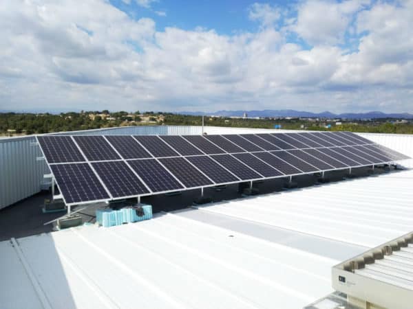 Instalación fotovoltaica en cubierta plana